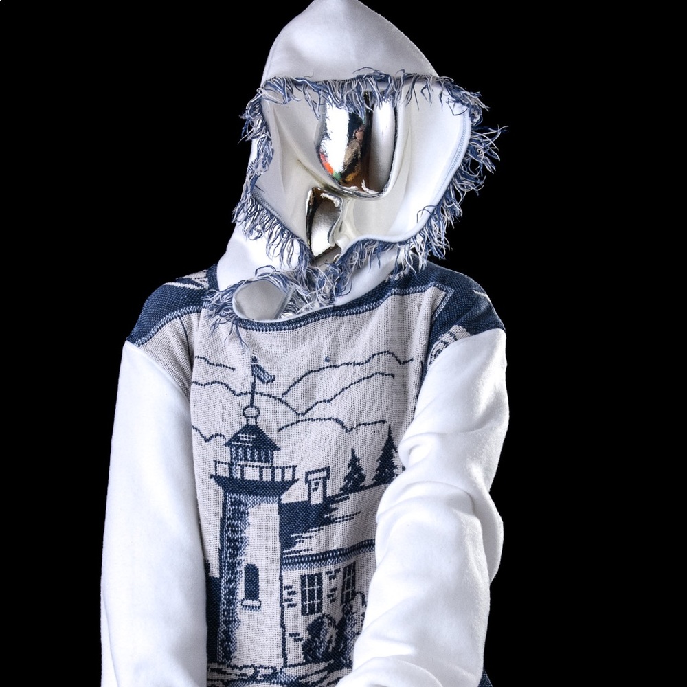 Blanket hoodie with pockets fleece hood and arms.Original lighthouse cozywarm XL